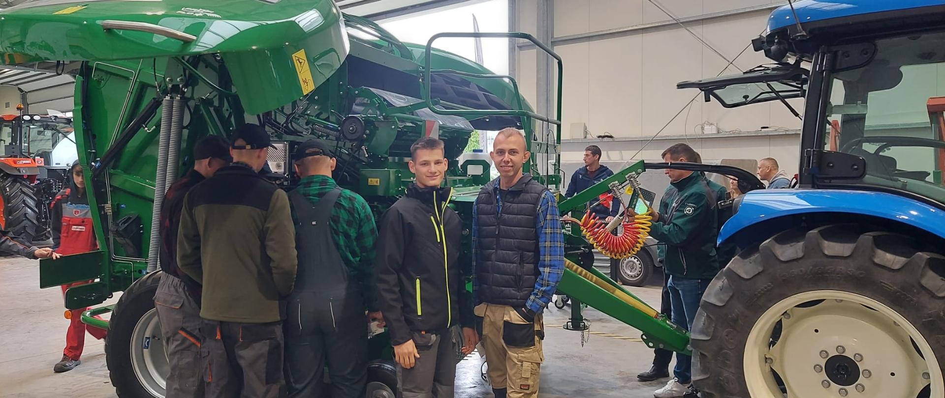 skills-poland nagrodzony uczniowie biorący udział w konkursie