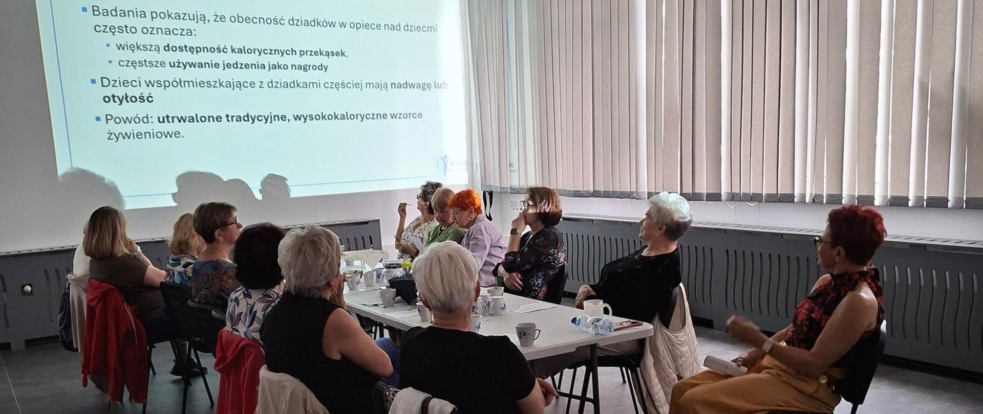 Spotkanie dla seniorów w Klubie "Sezam" Bytomskiej Spółdzielni Mieszkaniowej 