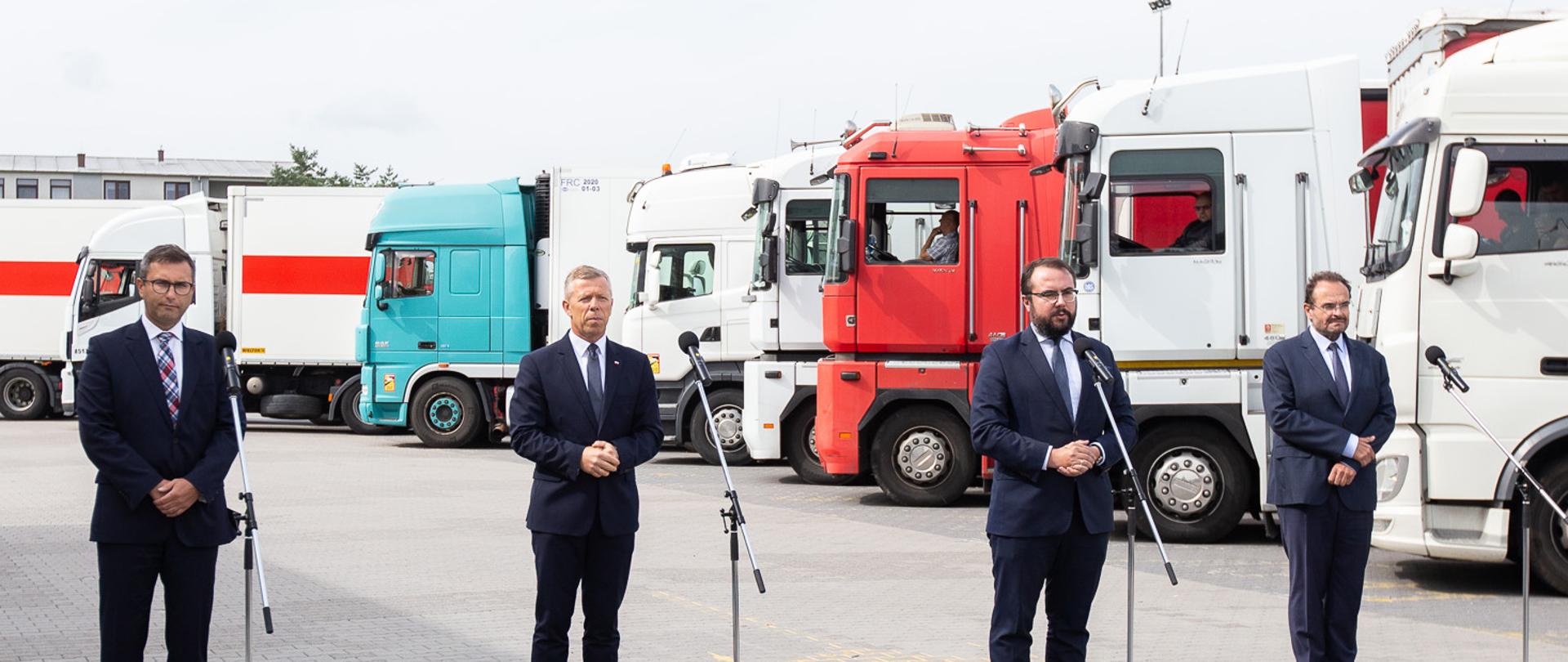 2021.08.18 Biala Podlaska . Minister Pawel Jablonski . Wyslanie konwoj Ukraina .
Fot. Tymon Markowski / MSZ