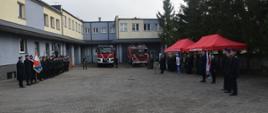 Uroczysty apel z okazji przekazania nowego samochodu gaśniczego 