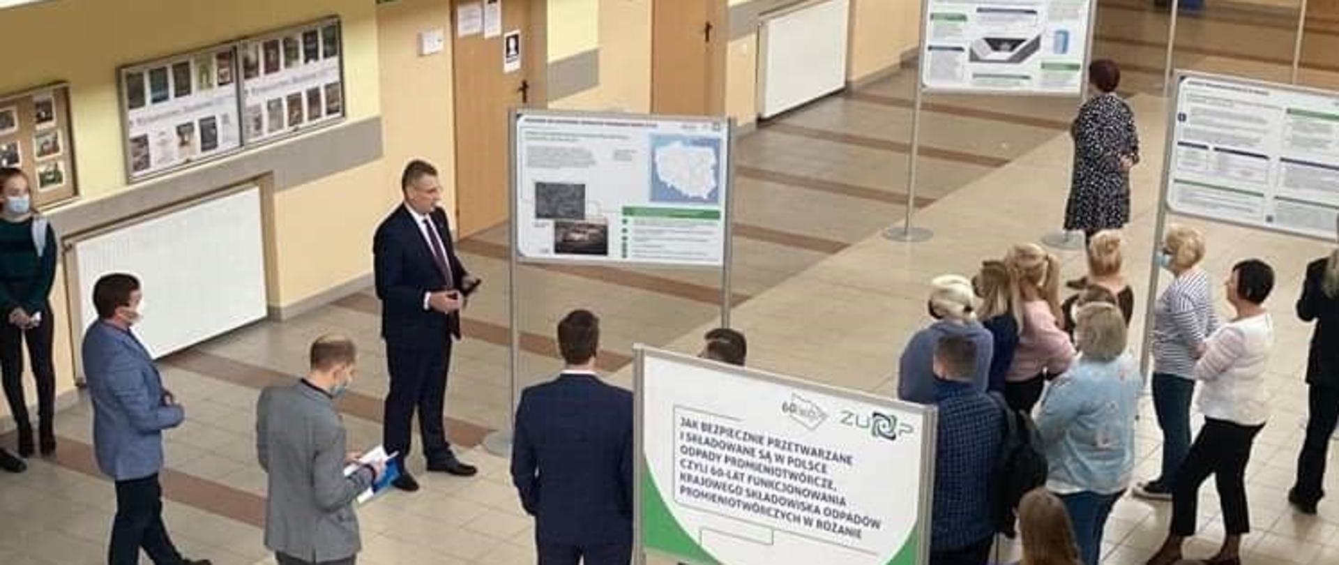 Instytut Prawa i Administracji, Akademia Pomorska w Słupsku - wystawa "Jak bezpiecznie przetwarzane i składowane są w Polsce odpady promieniotwórcze, czyli 60 lat funkcjonowania Krajowego Składowiska Odpadów Promieniotwórczych w Różanie"