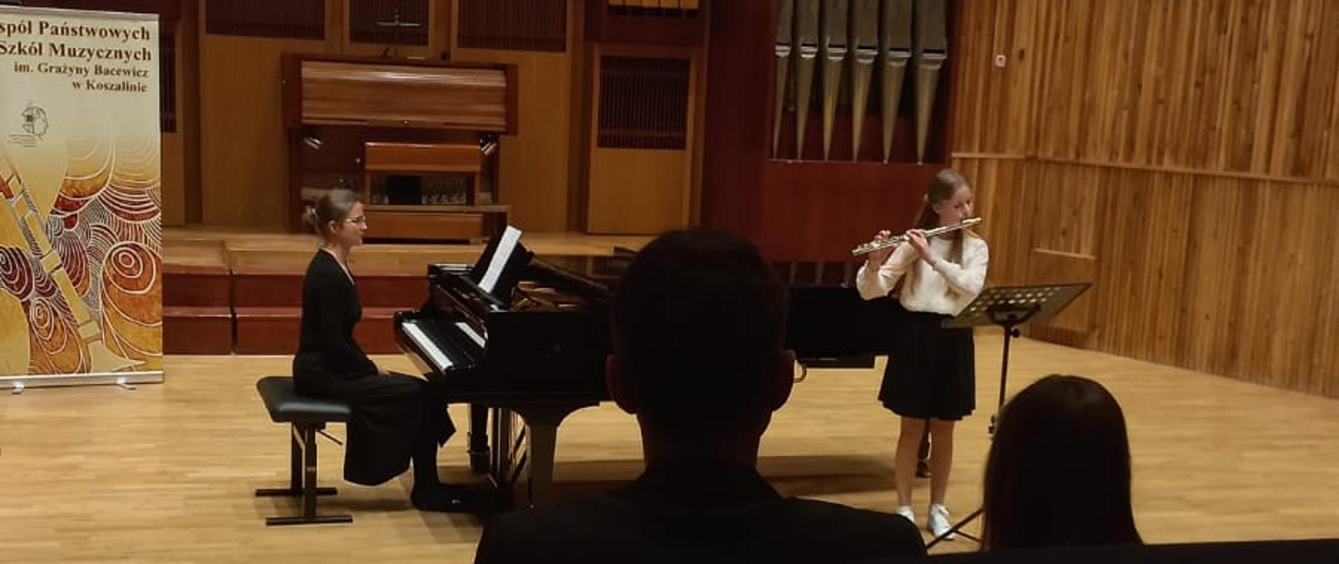 Występ konkursowy: Maria Buszka-flet, Anna Leszczyńska-fortepian