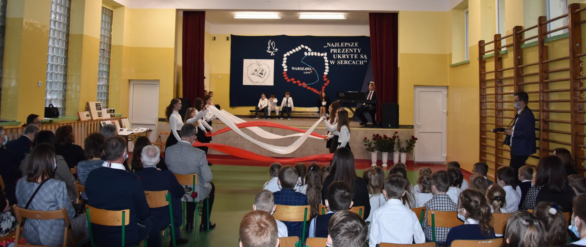 Uroczystości związane z oddaniem prac dotyczących termomodernizacji Publicznej Szkoły Podstawowej im. Stanisława Fiedorowicza.