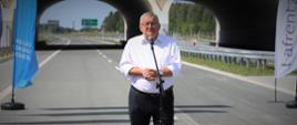 Minister infrastruktury Andrzej Adamczyk podczas otwarcia drogi ekspresowej S61 na odcinku Ełk Południe – Wysokie