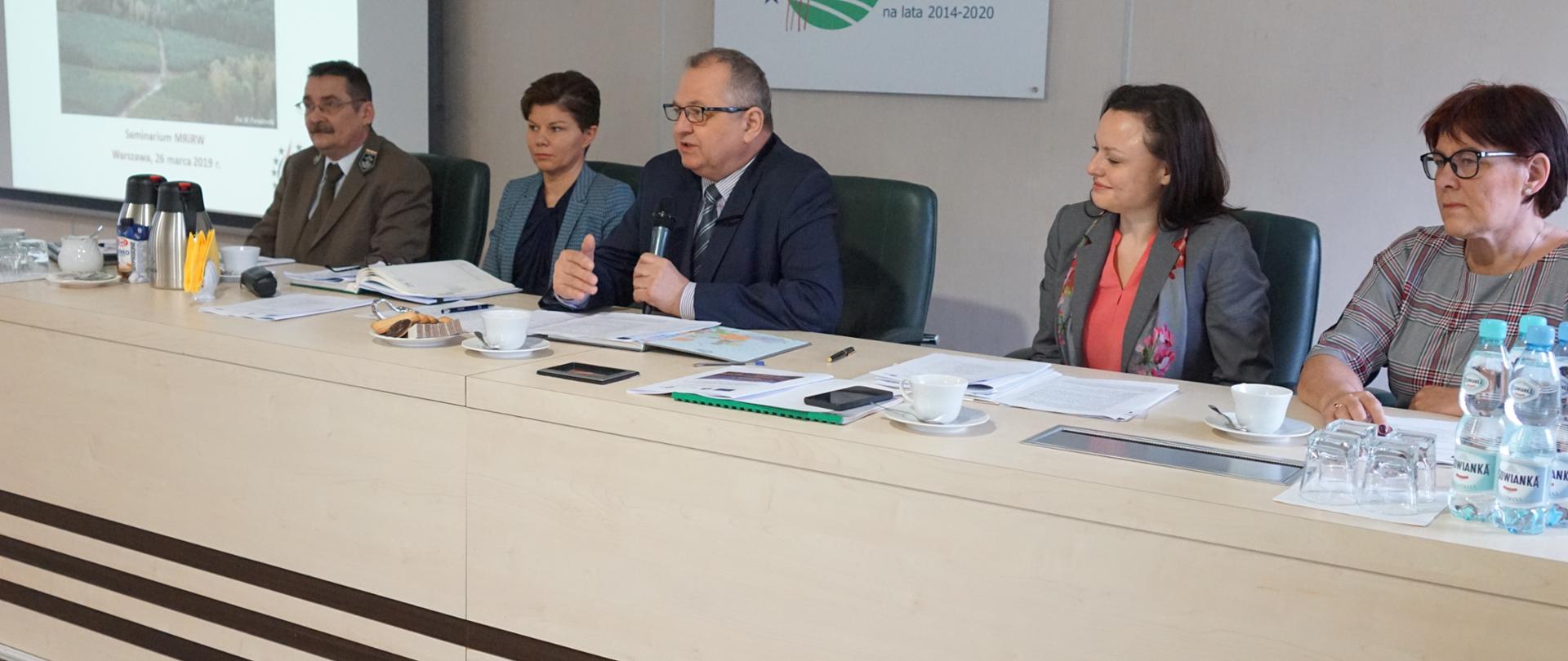 Podsekretarz stanu podczas konferencji