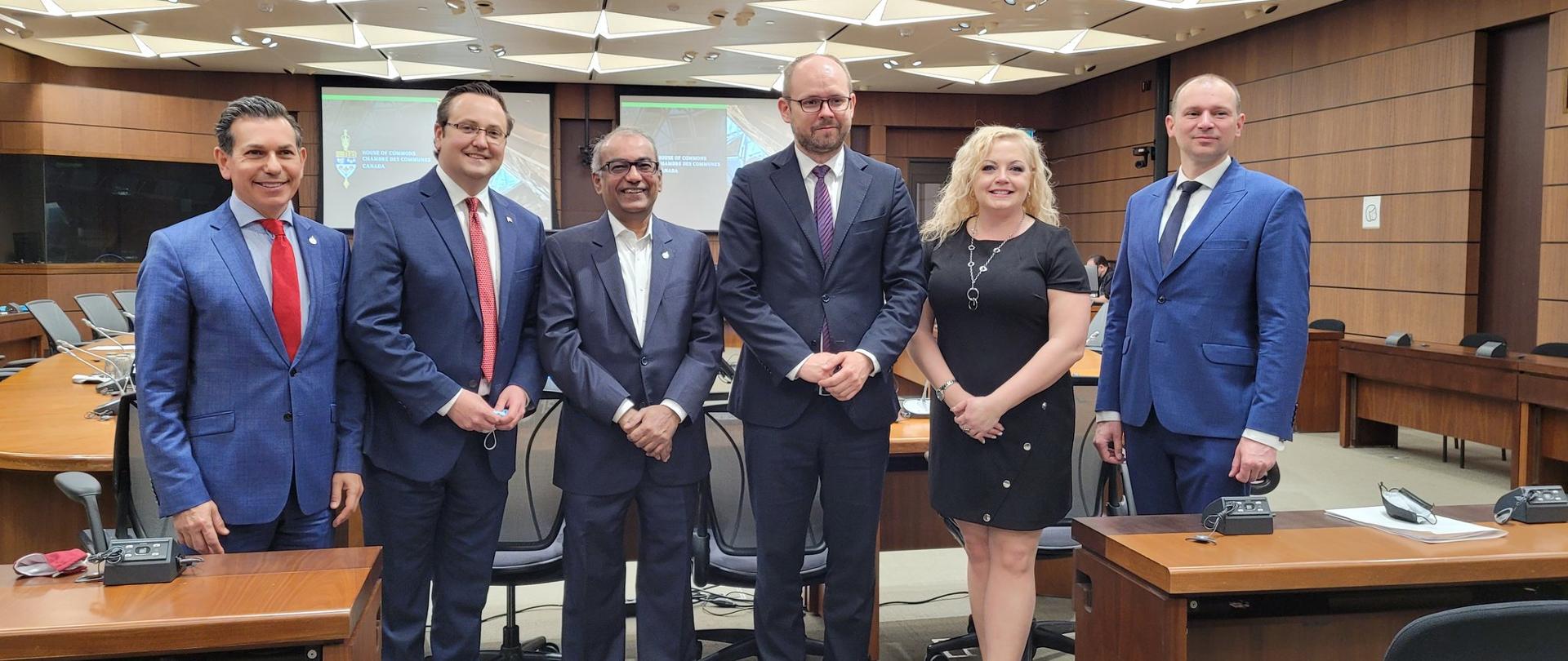 Spotkanie_w_przedstawicielami_polsko-kanadyjskiej_grupy_przyjaźni_w_parlamencie_Kanady