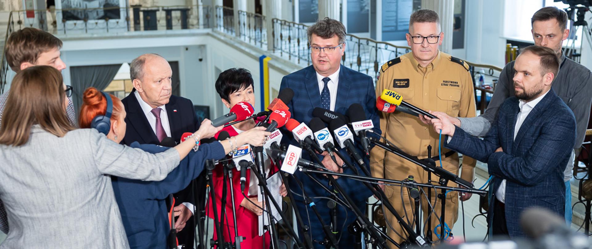 25 MLN ZŁ DLA MŁODZIEŻOWYCH DRUŻYN POŻARNICZYCH – KONFERENCJA Z UDZIAŁEM WICEMINISTRA MACIEJA WĄSIKA