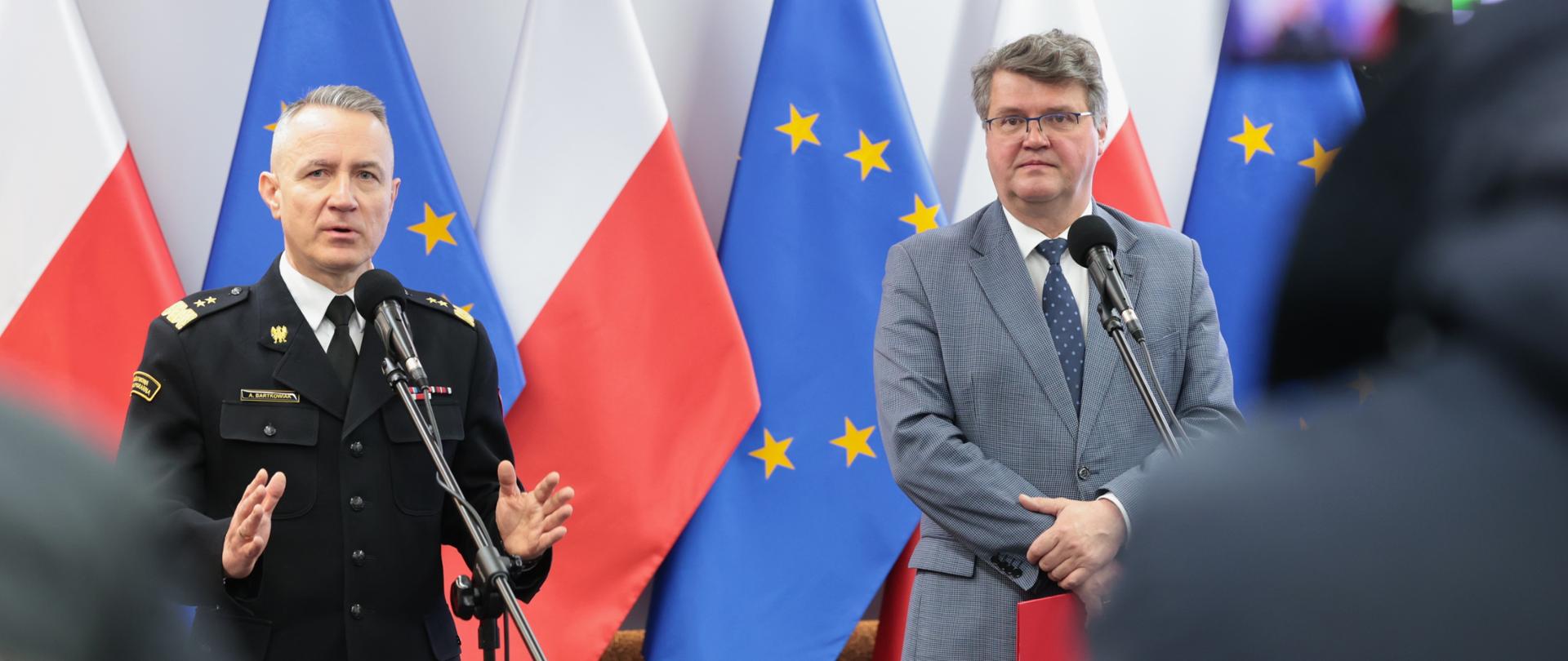 Konferencja prasowa dotycząca inwentaryzacji budynków i obiektów budowlanych przeprowadzonej przez funkcjonariuszy Państwowej Straży Pożarnej