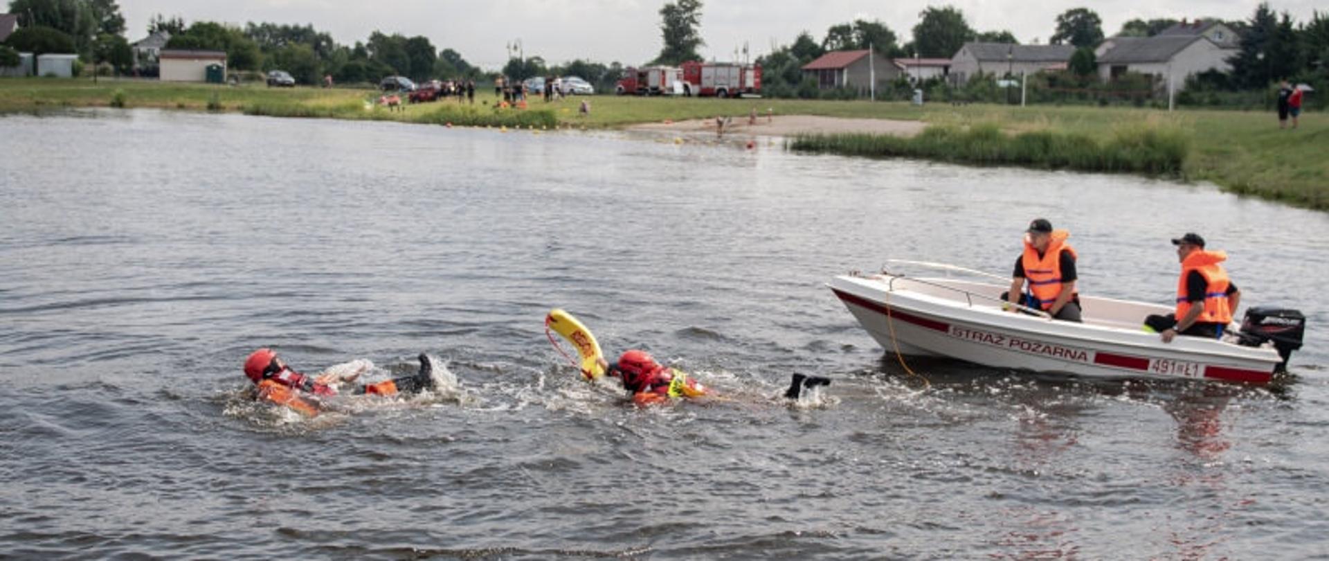 Strażackie ćwiczenia na wodzie