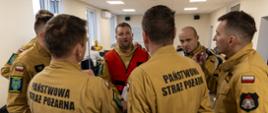 Praca zaangażowanych służb w sztabie Komendanta Wojewódzkiego PSP w Opolu - wypracowywanie rekomendacji dla kierującego działaniem 