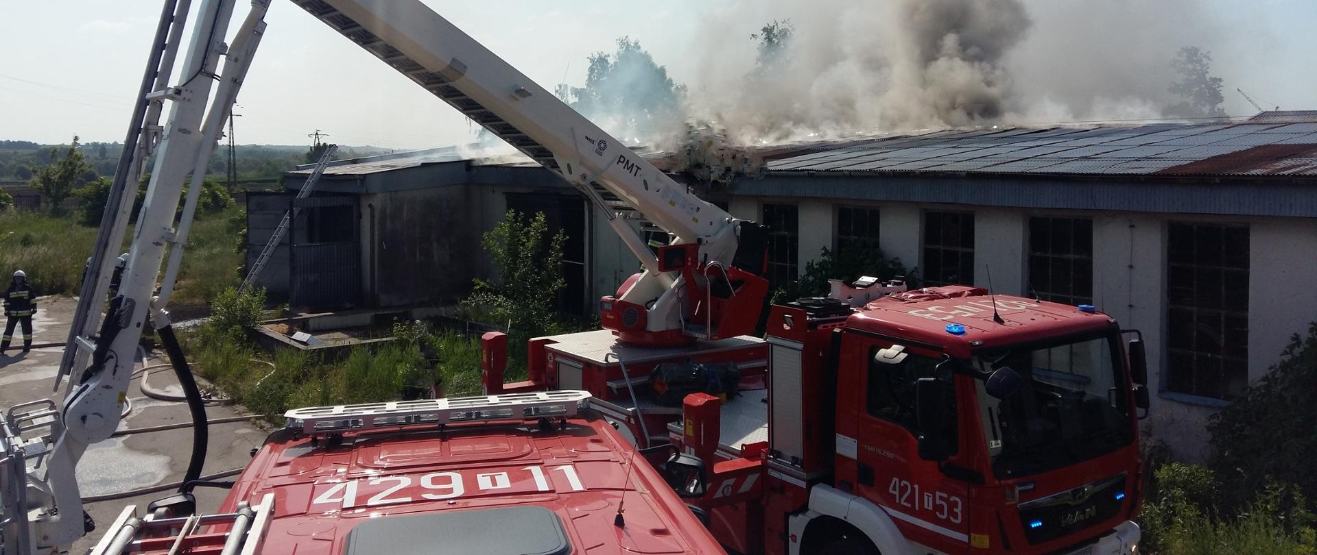 Pożar hali techniczno - magazynowej w miejscowości Kazimierza Wielka