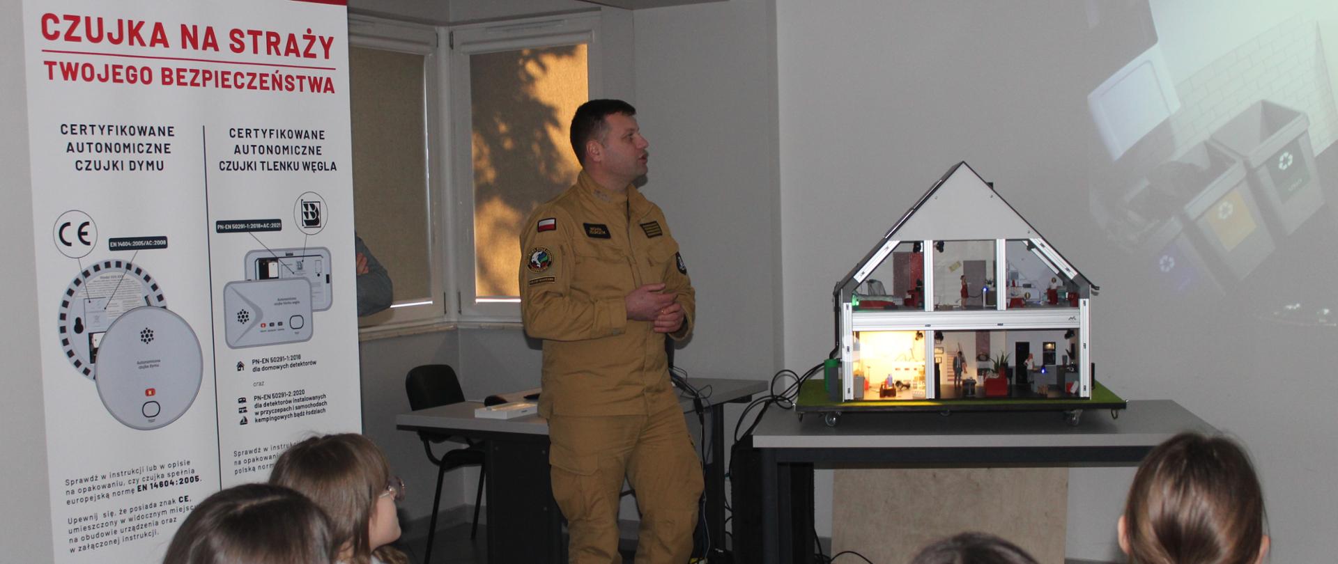  Zajęcia edukacyjne z mobilnym symulatorem zagrożeń pożarowych i ekologicznych 