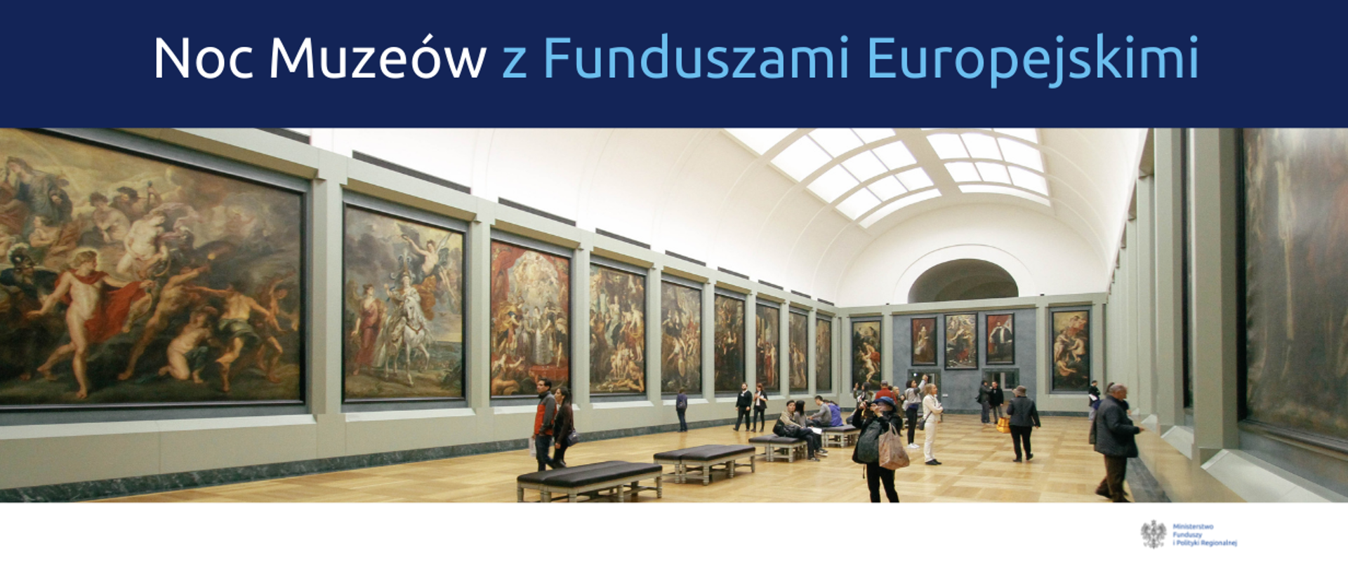 Zdjęcie wystawy i napis "Noc Muzeów z Funduszami Europejskimi"