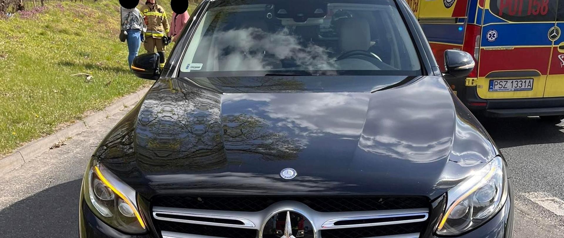 Widać samochód od przodu