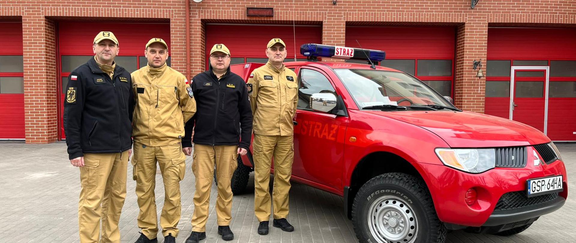 Przekazanie samochodu specjalnego typu SLRr dla OSP