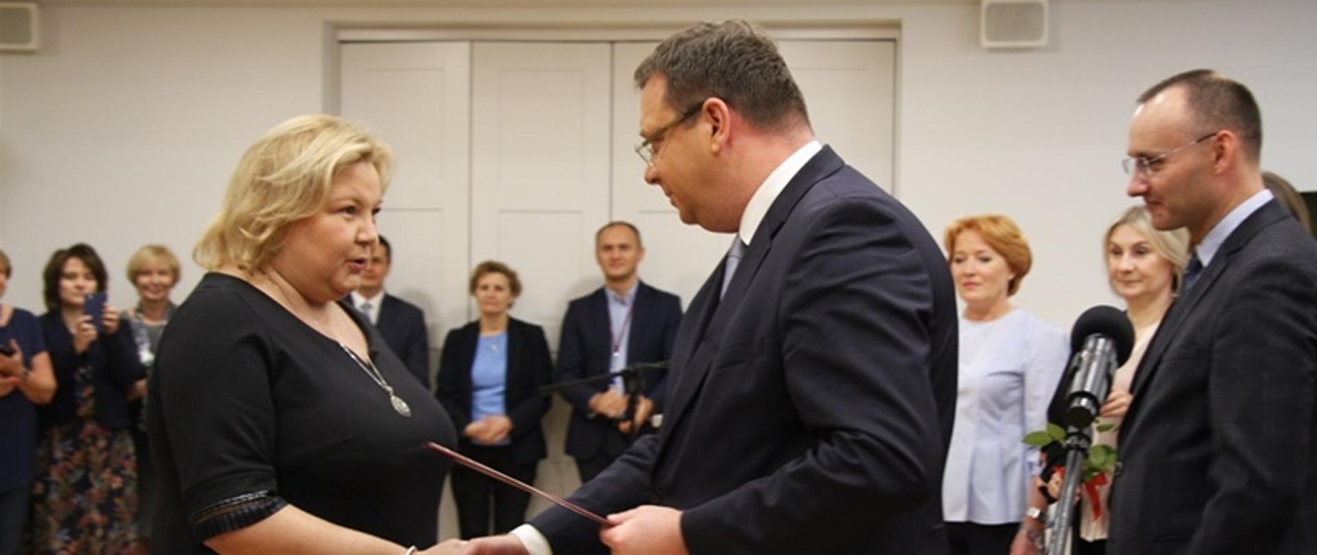 Zasłużeni pedagodzy wyróżnieni w Ministerstwie Sprawiedliwości