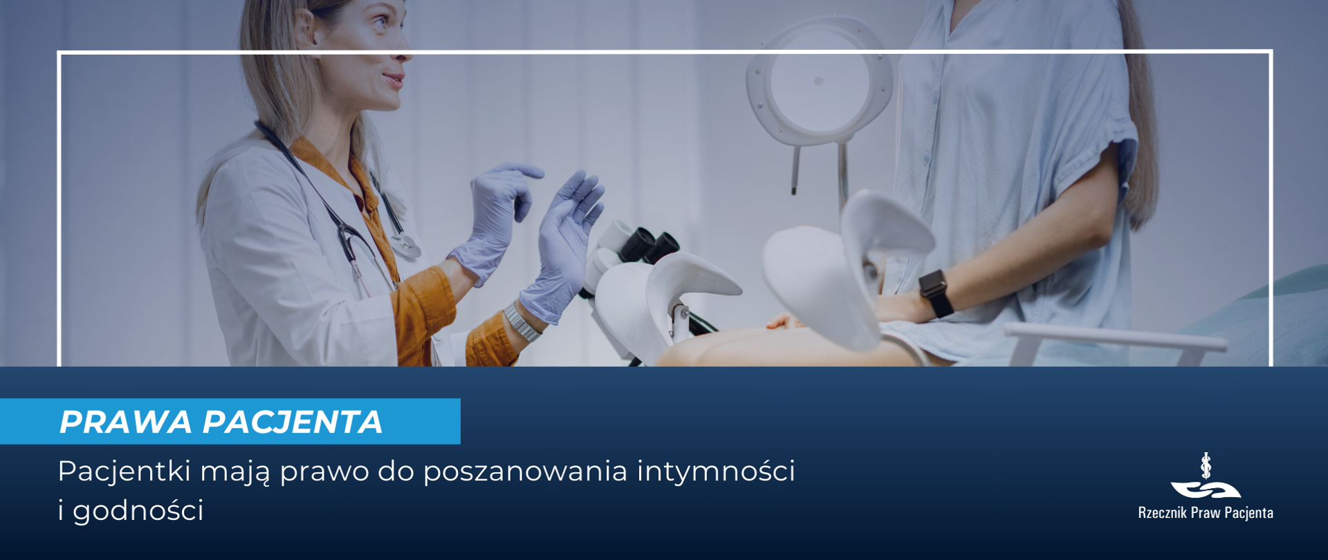 Grafika przedstawia pacjentkę siedzącą na fotelu ginekologicznym ze spuszczonymi nogami, a przed nią jest lekarka, która ma rękawiczki i widać że coś mówi do pacjentki