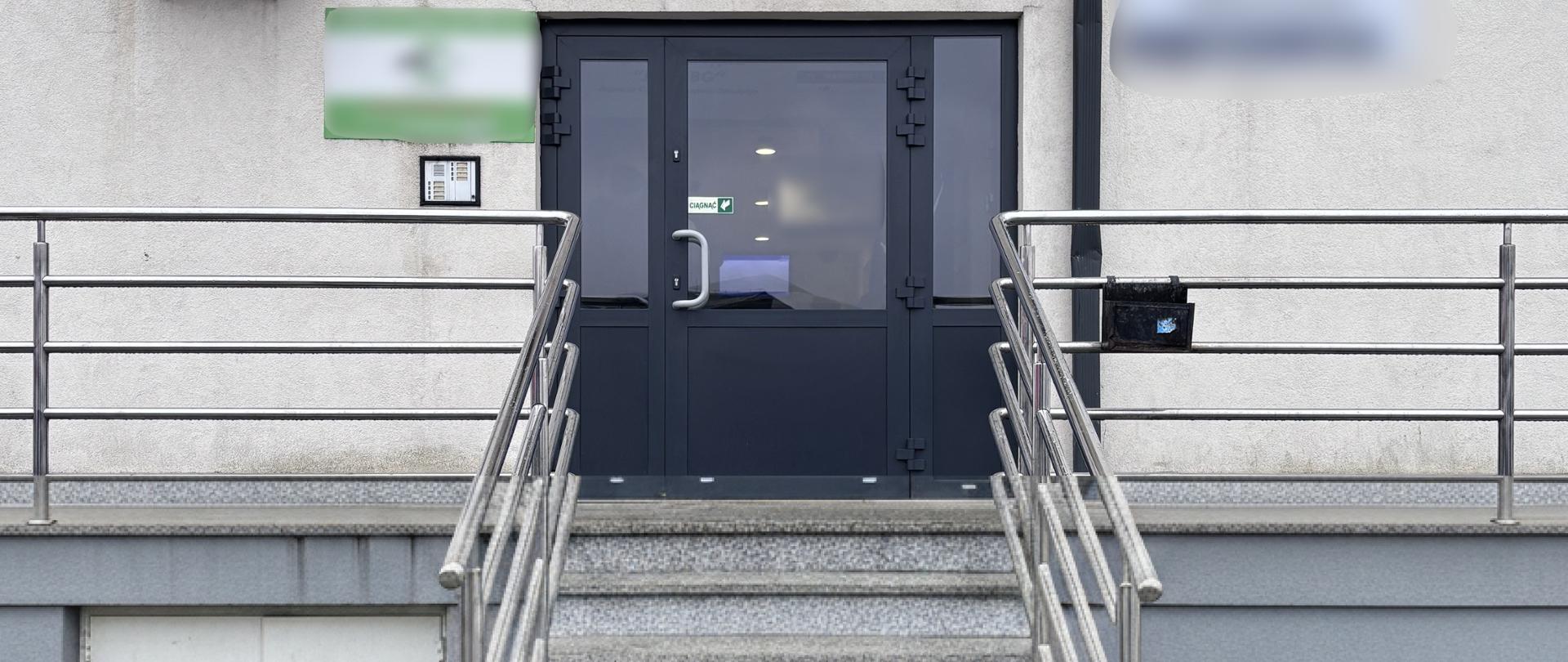 Wejście główne do OC w Medyce