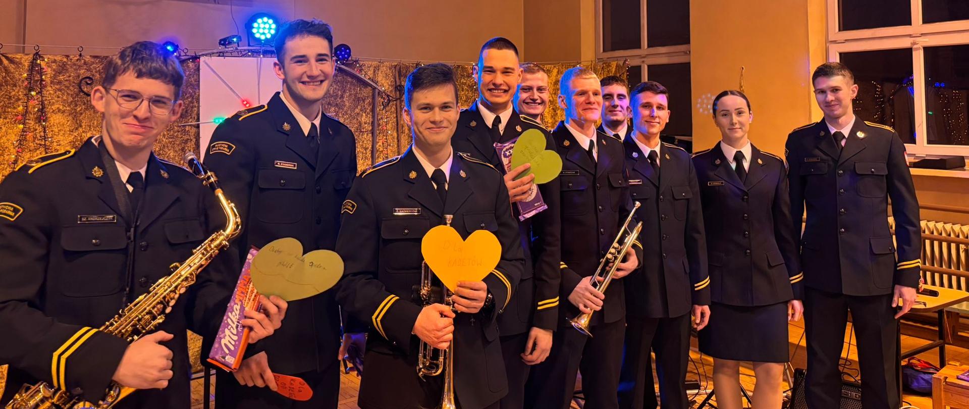 Kadeci Szkoły Aspirantów w Poznaniu podczas koncertu karnawałowego