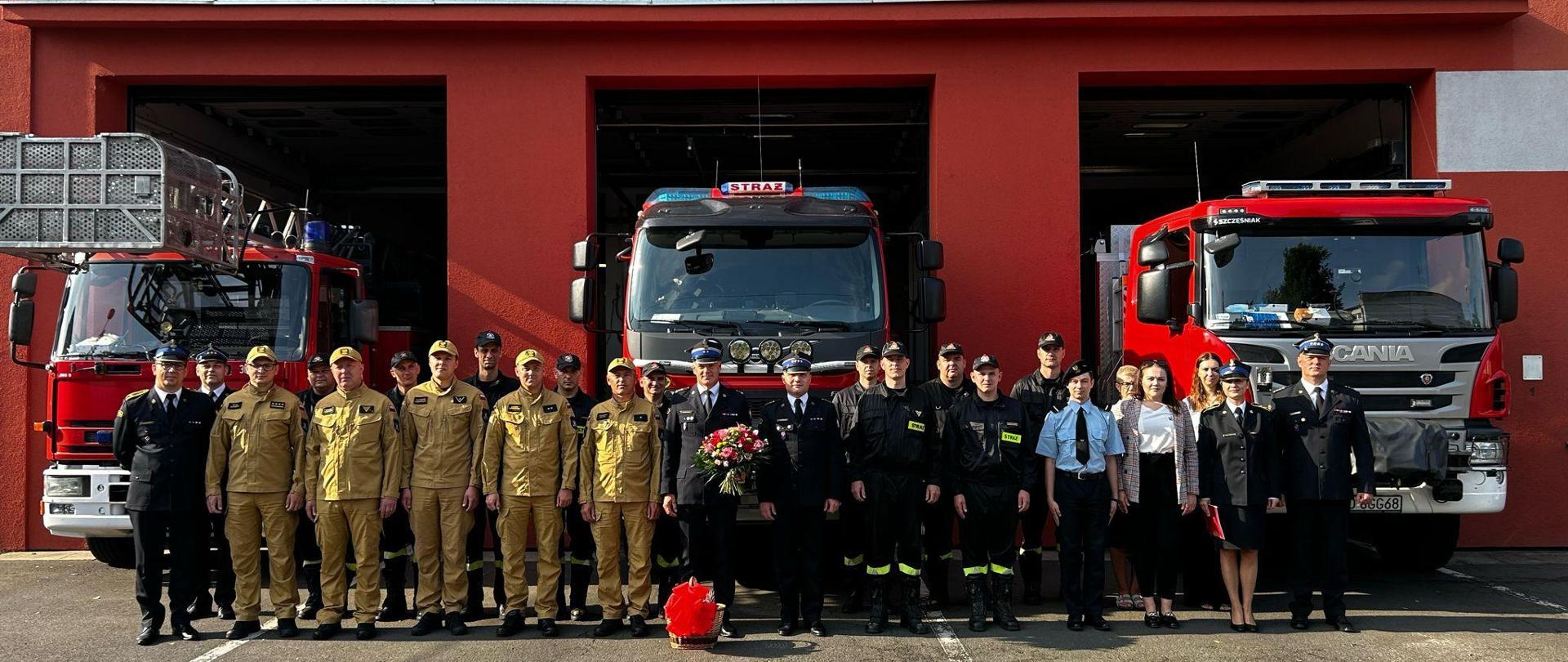 Uroczysta zmiana służby na powitanie nowego Komendanta