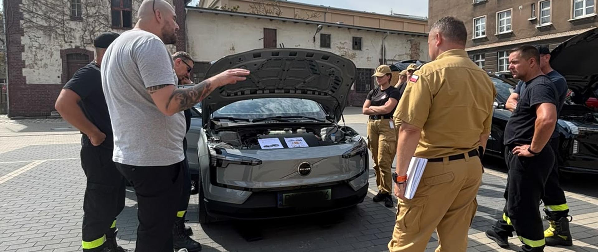 Omówienie w praktyce karty ratowniczej pojazdu