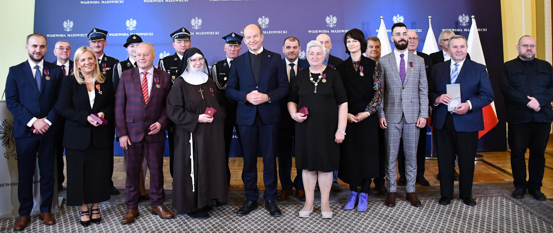 Wojewoda Mazowiecki wręczył odznaczenia państwowe i resortowe