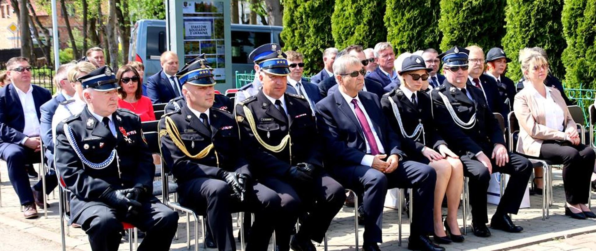 Zaproszeni goście podczas uroczystości.