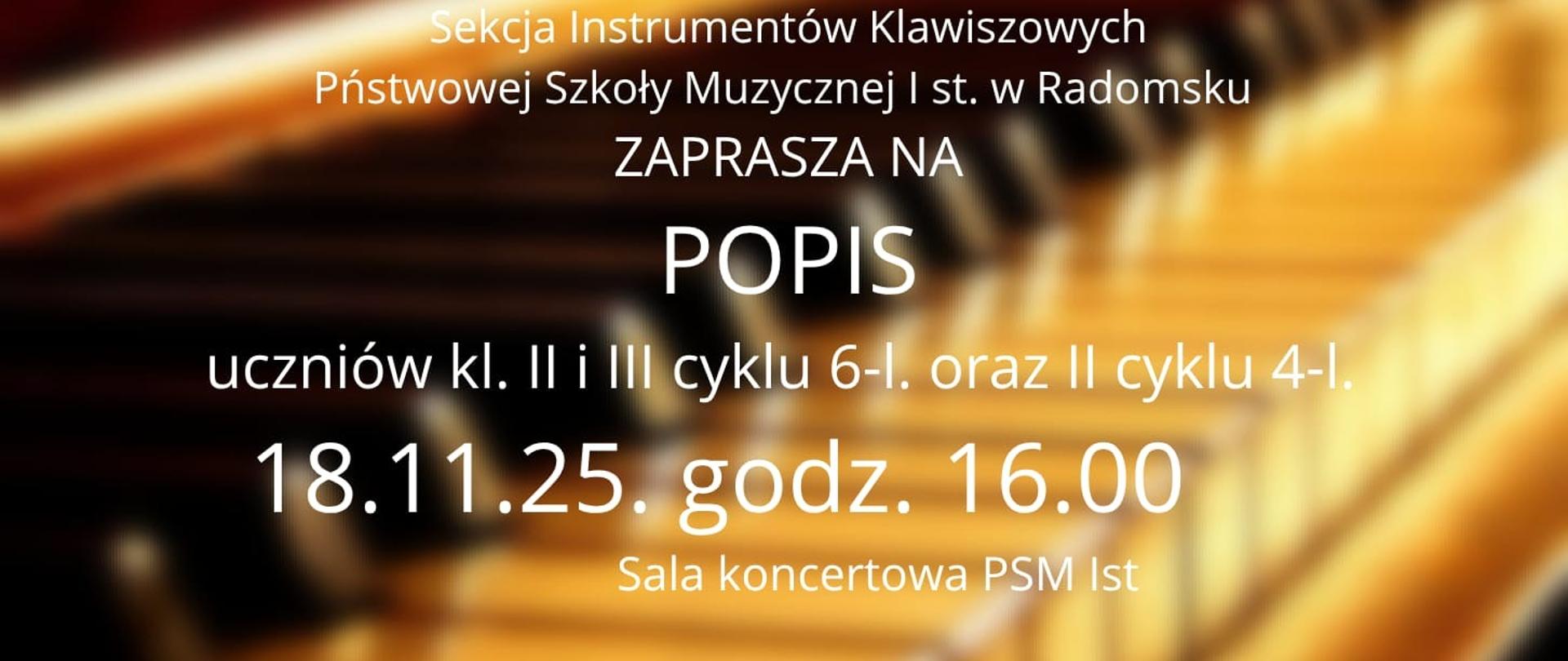 Na tle grafiki fortepianu w sepii znajdują się napisy informacyjne w kolorze białym.