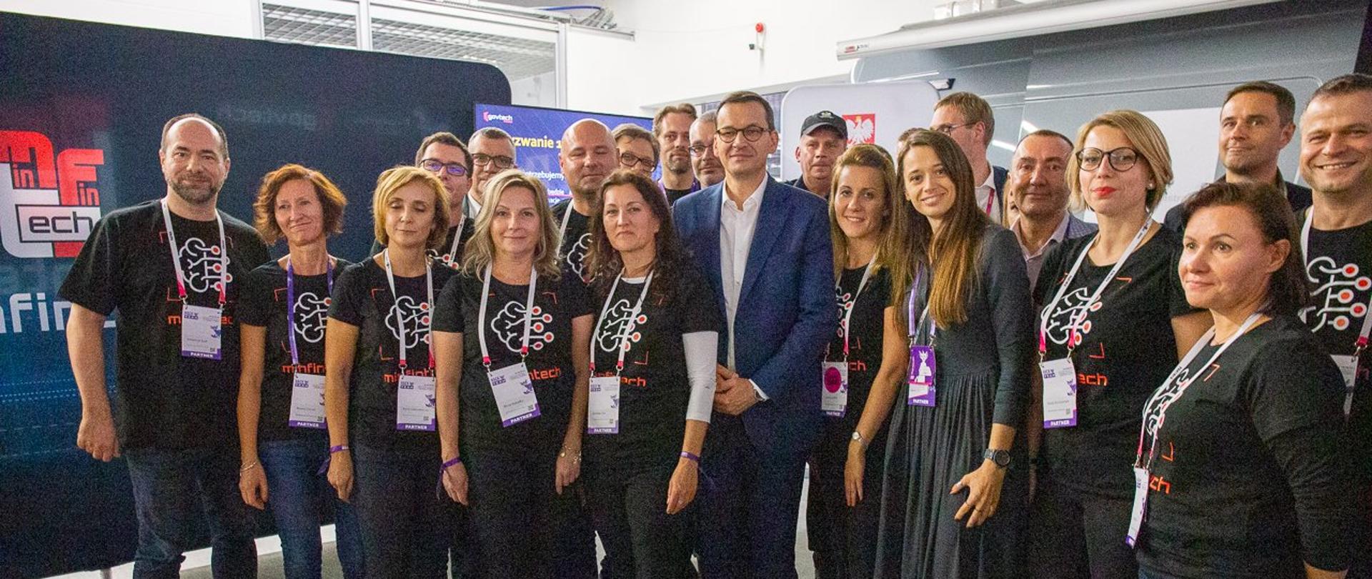 Premier Mateusz Morawiecki z pracownikami resortu finansów