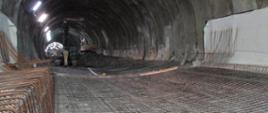 Rok 2020 - wnętrze tunelu