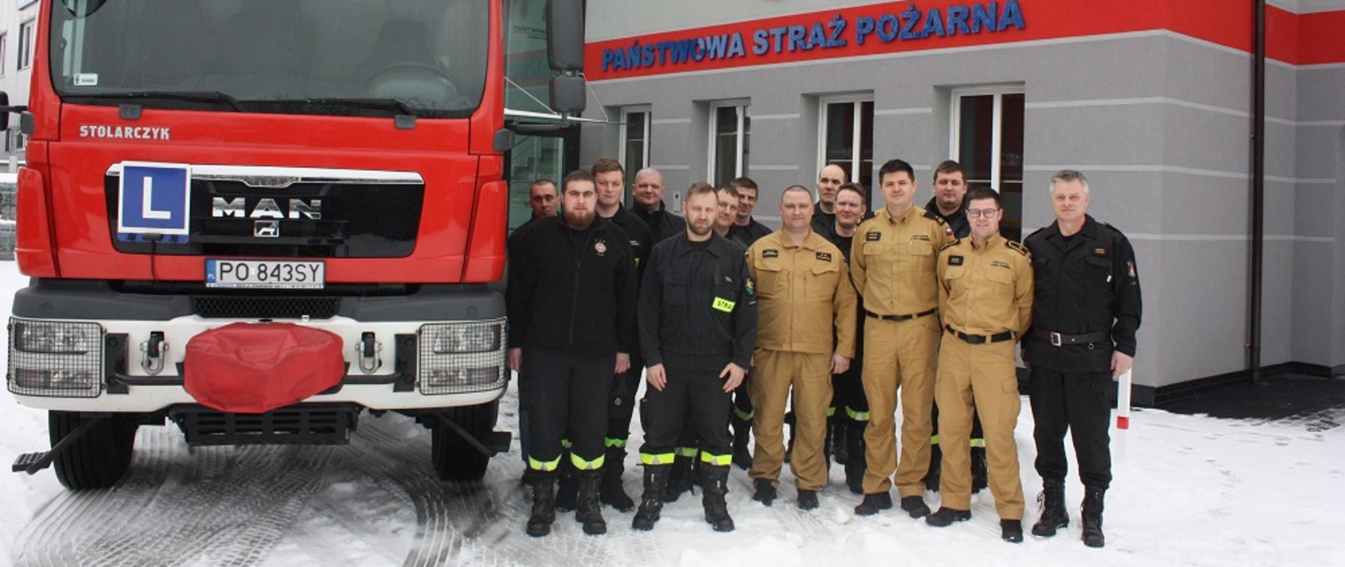 Zdjęcie zbiorowe uczestników kursu