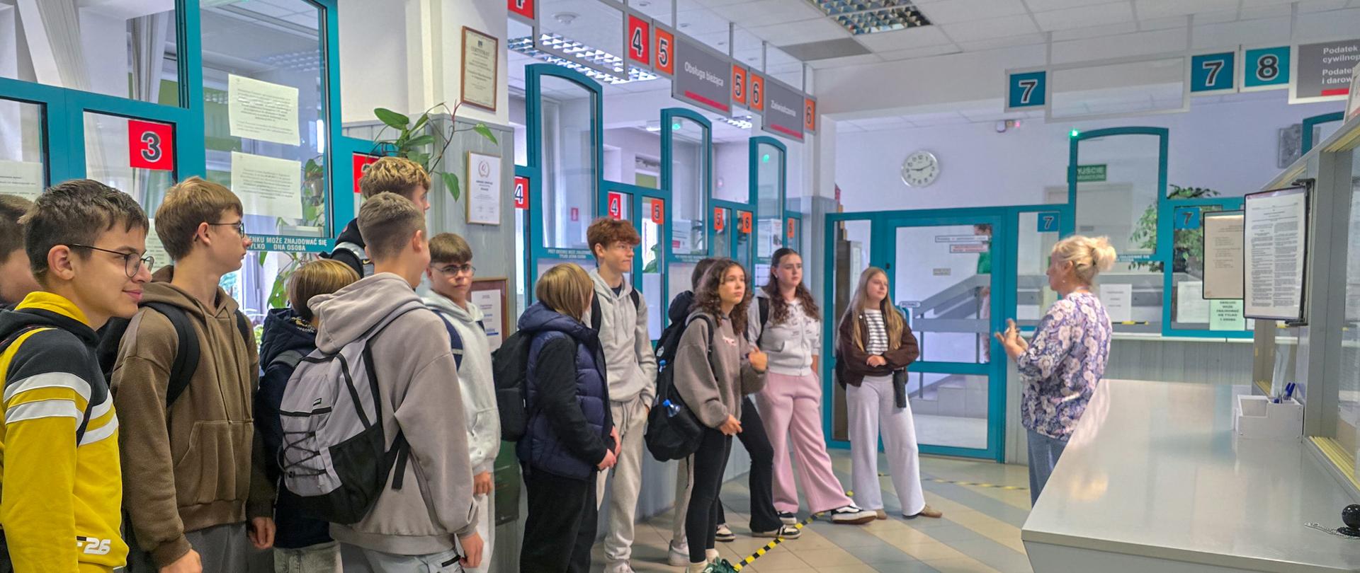 Wizyta uczniów klas VIII ze SP nr 2 w Augustowie w US w Augustowie w ramach zajęć z doradztwa zawodowego