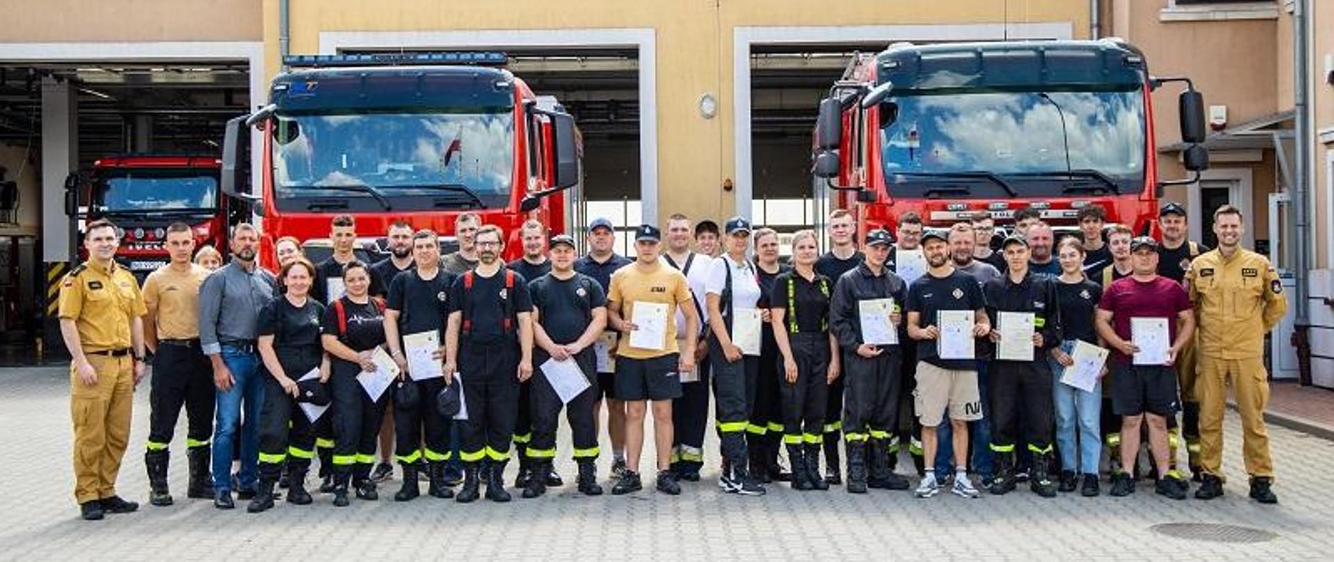 Zdjęcie pamiątkowe kursantów