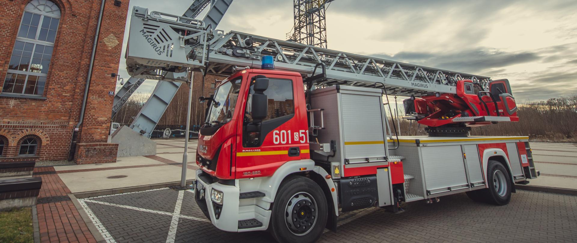 Samochód z drabiną mechaniczną Magirus 42m na podwoziu Iveco Eurocargo