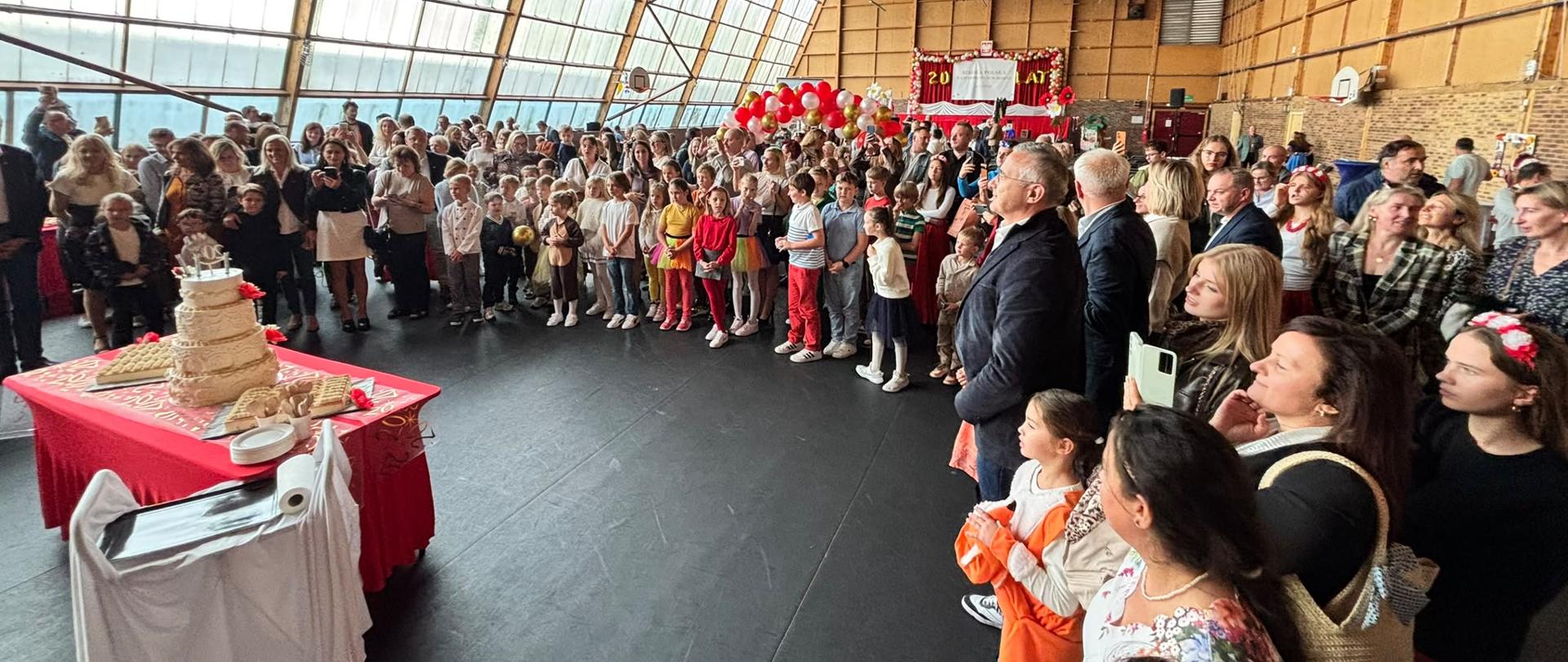 Zdjęcie grupowe uczestników wydarzenia.