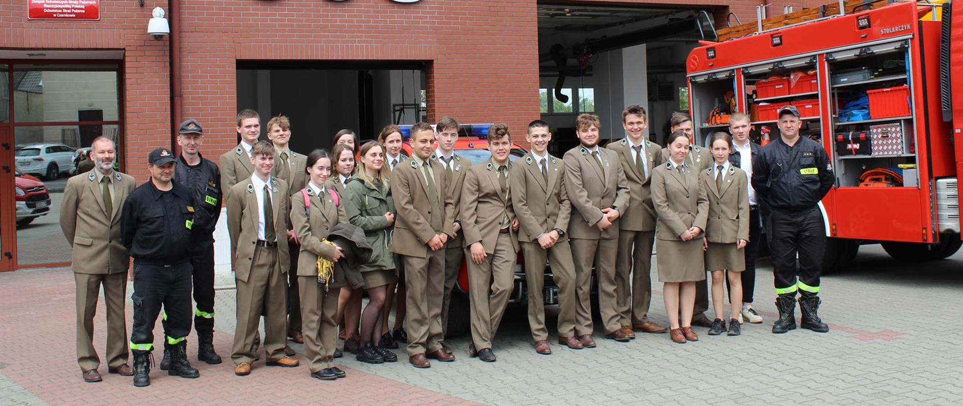 WIZYTA UCZNIÓW TECHNIKUM LEŚNEGO Z GORAJU