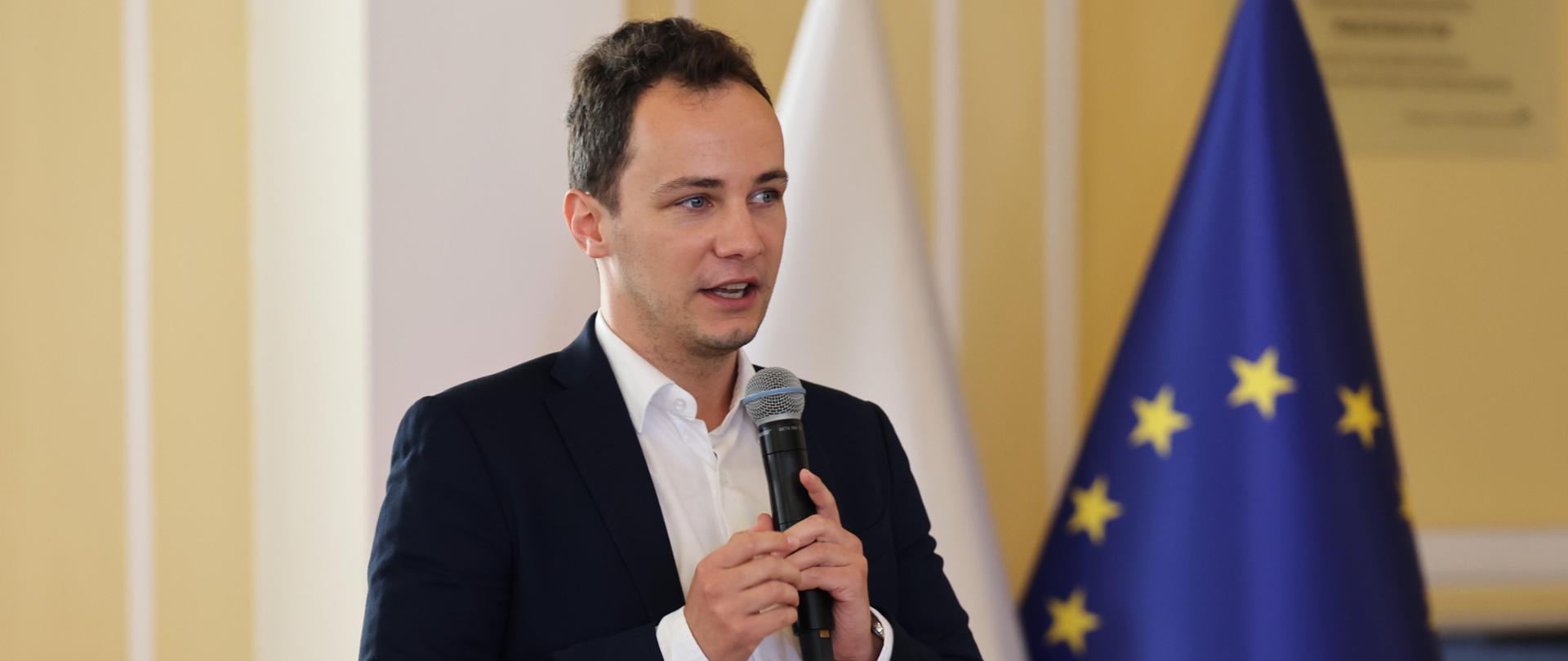 Omówienie programu „Asystent osobisty osoby z niepełnosprawnością” z samorządami 