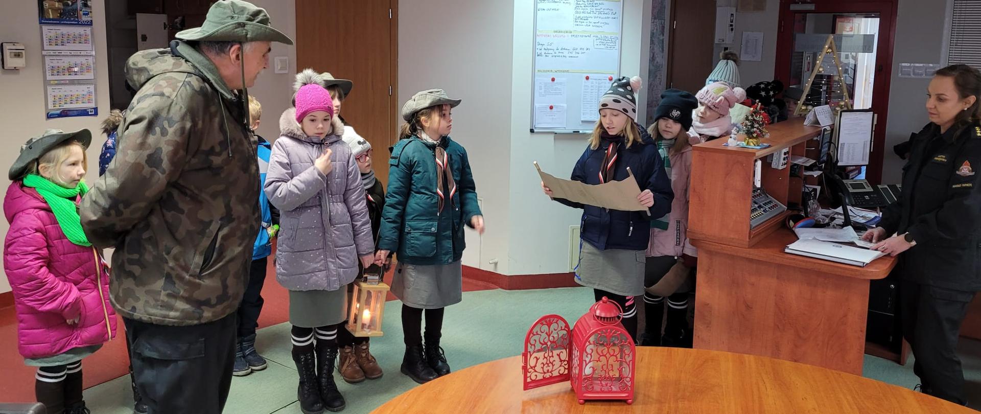 Na zdjęciu uczestnicy spotkania w KP PSP Nakło