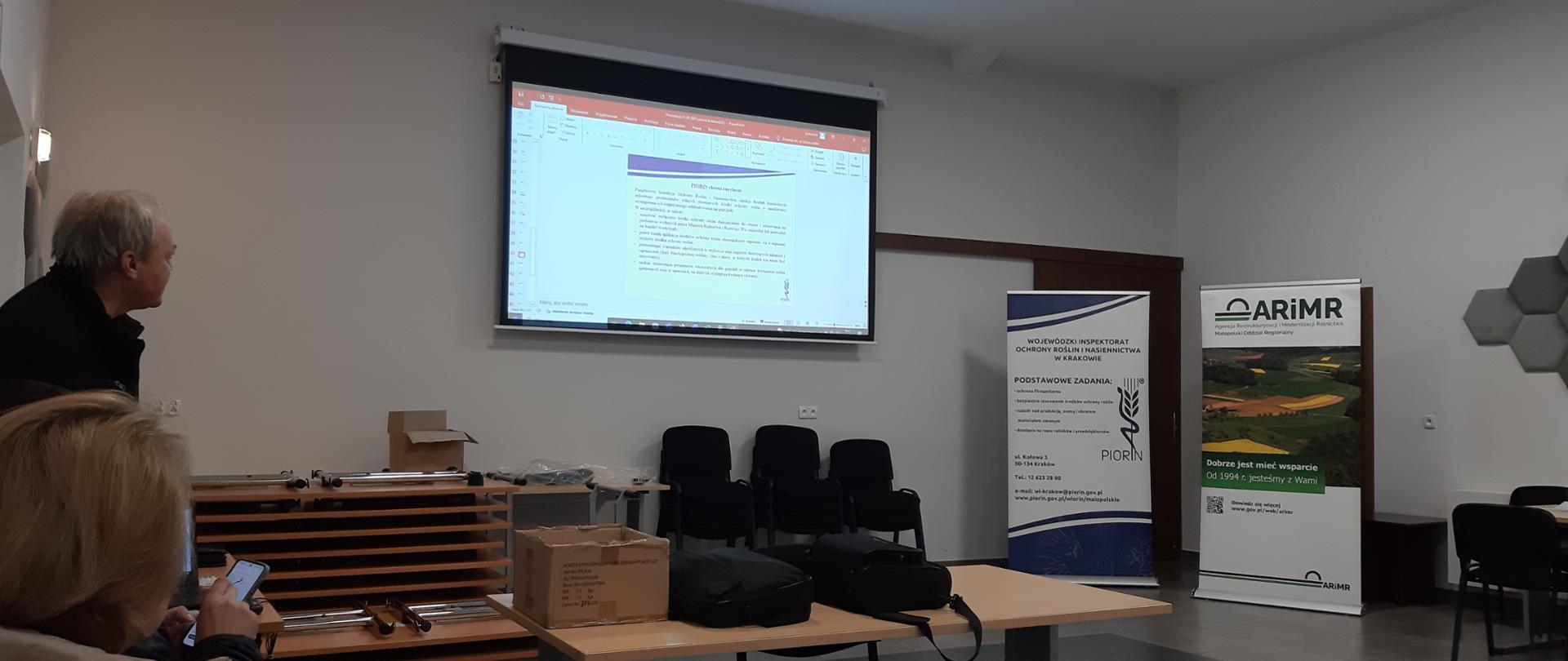 Widok sali szkoleniowej wraz z uczestnikami szkolenia