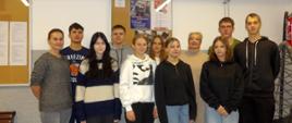 Grupa uczniów i dwie nauczycielki