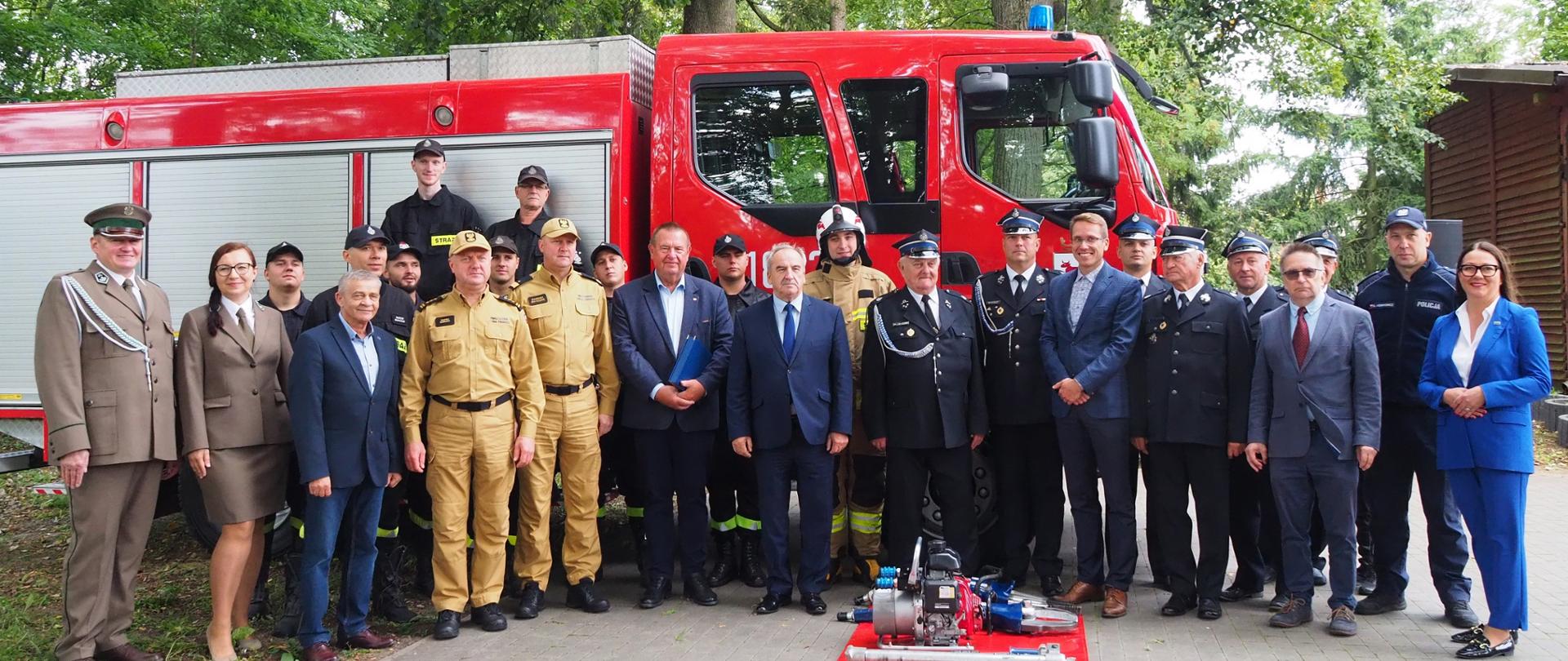 Nowy samochód dla OSP Stobno