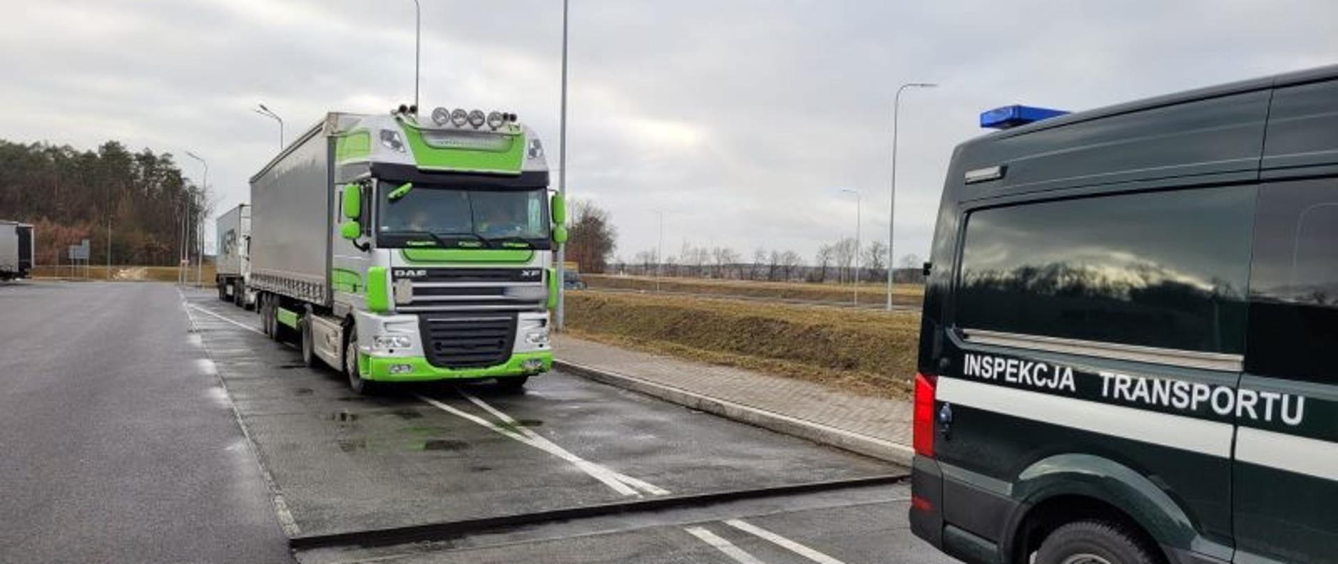 Pojazd ITD na tle kontrolowanego pojazdu