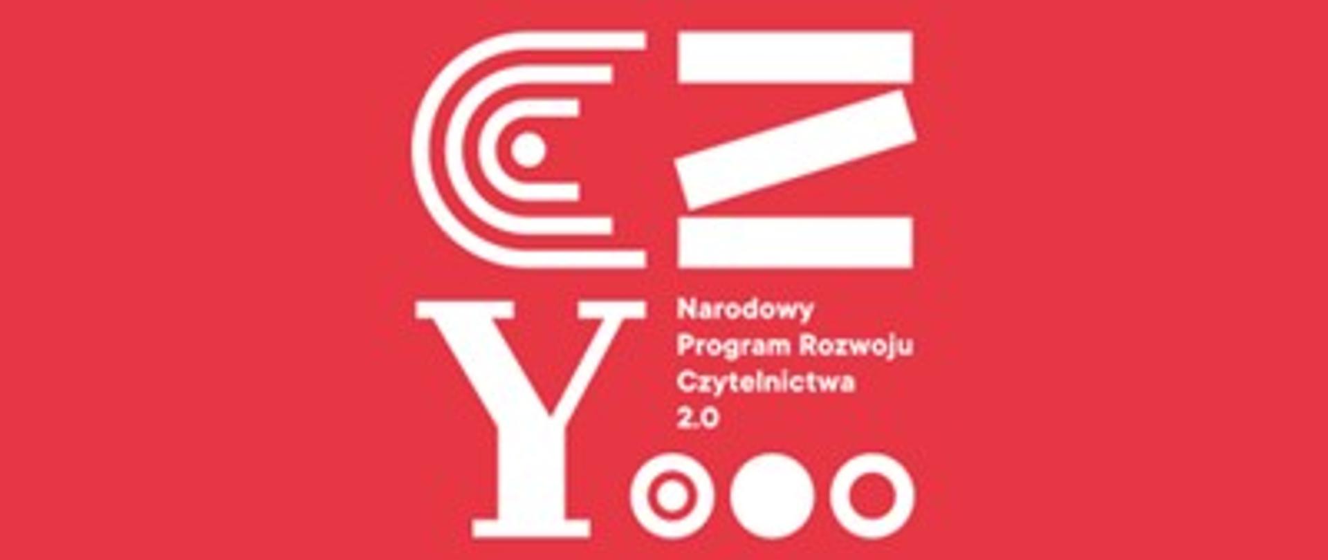 Na czerwonym prostokątnym tle białym kolorem napis ze stylizowanych liter stanowiący logotyp Narodowego Programy Rozwoju Czytelnictwa 2.0
