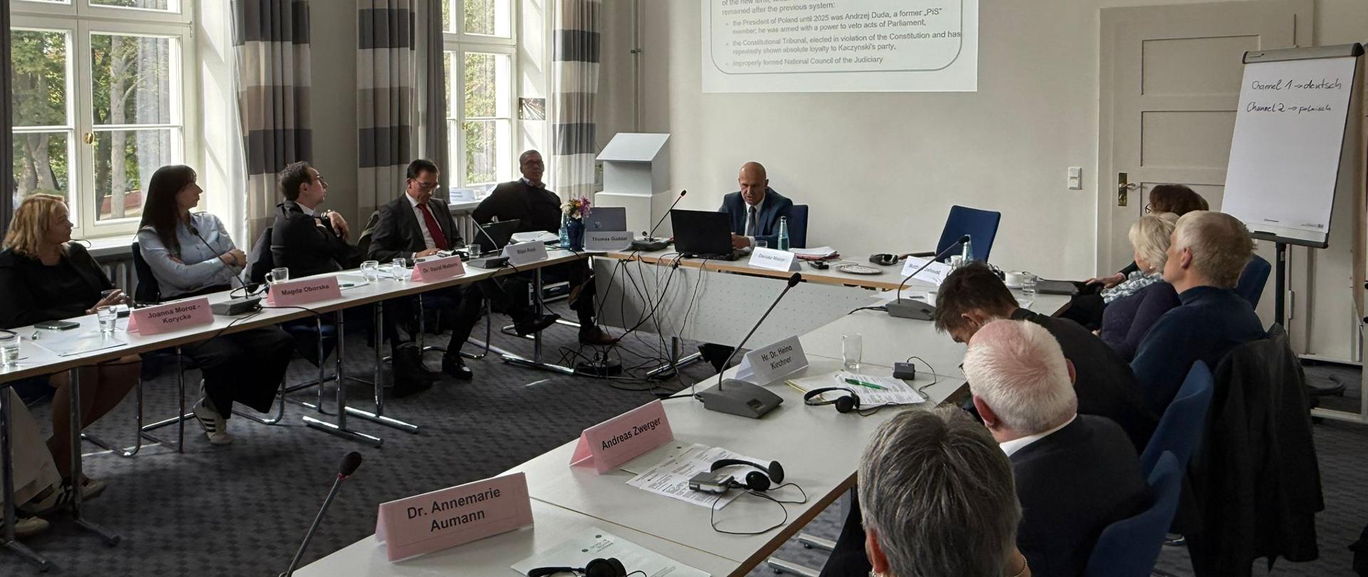 Problematyka praworządności – debata podczas polsko-niemieckiego seminarium w Wustrau