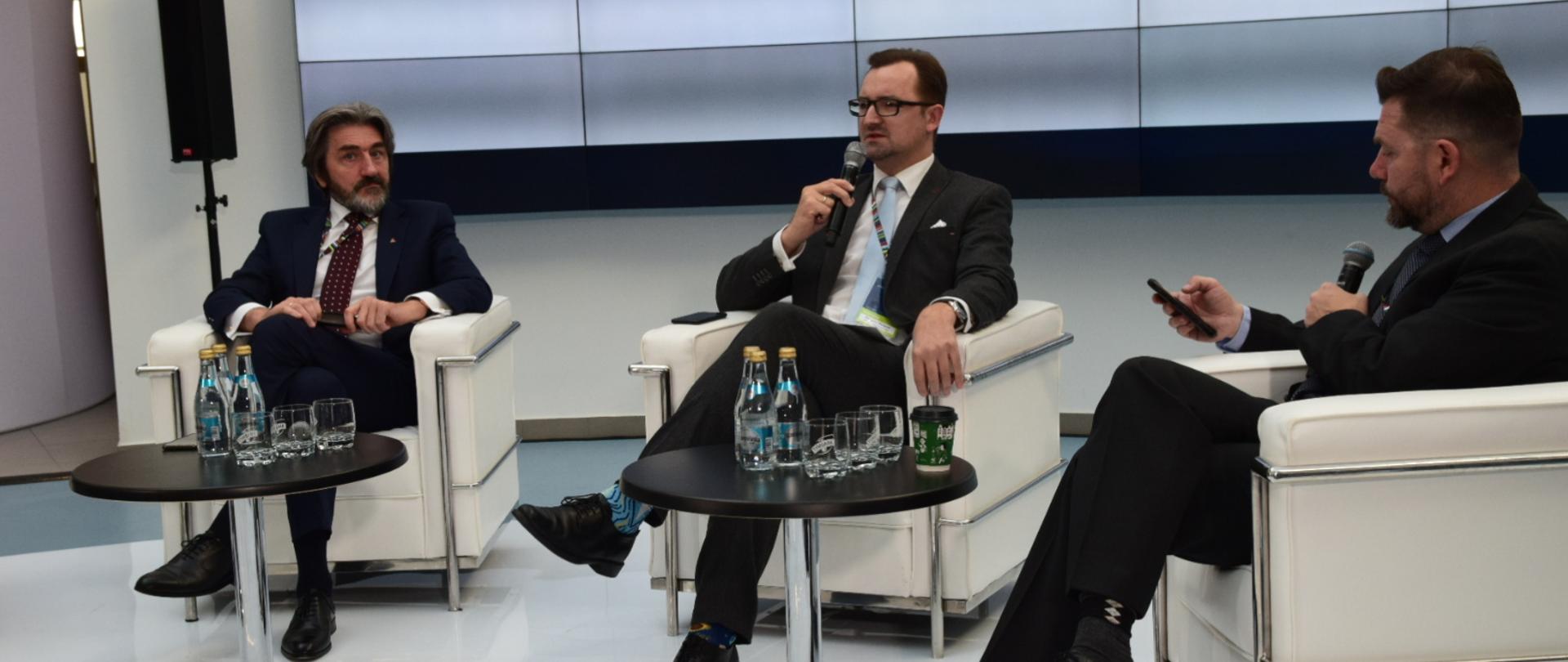 Sławomir Mazurek, wiceminister środowiska, podczas panelu