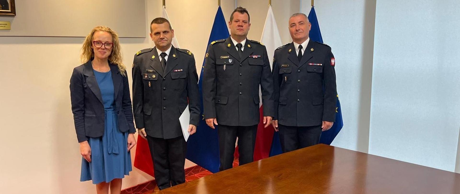 Powierzenie pełnienia obowiązków służbowych na stanowisku Zastępcy Komendanta Miejskiego PSP w Ostrołęce - Komendanci po przekazaniu decyzji o powierzeniu obowiązków