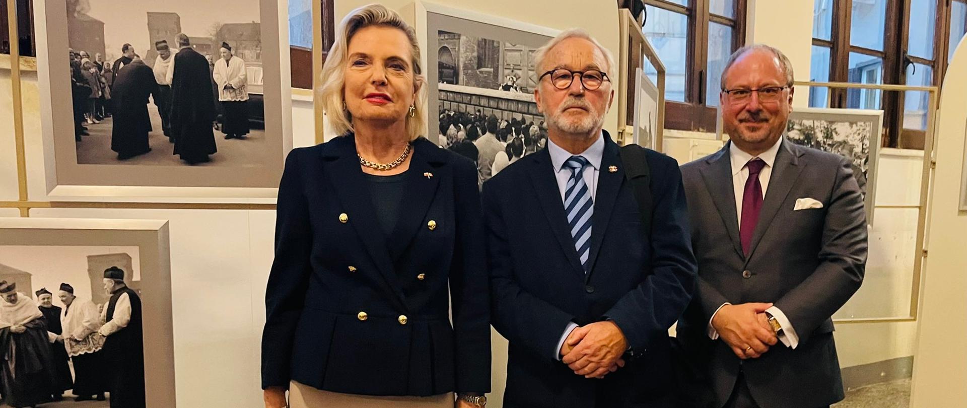 Head of the Foreign Service, Arkady Rzegocki, accompanied by Ambassador Anna Maria Anders