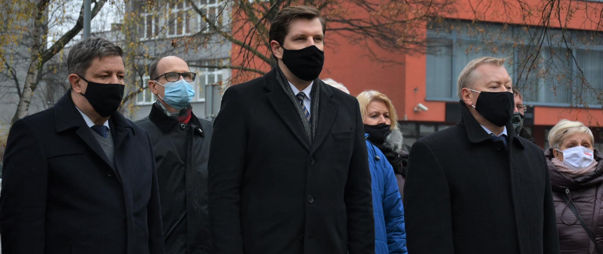 Wojewoda łódzki Tobiasz Bocheński i marszałek województwa łódzkiego Grzegorz Schreiber 