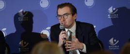 Na zdjęciu wiceminister Jan Szyszko podczas konferencji