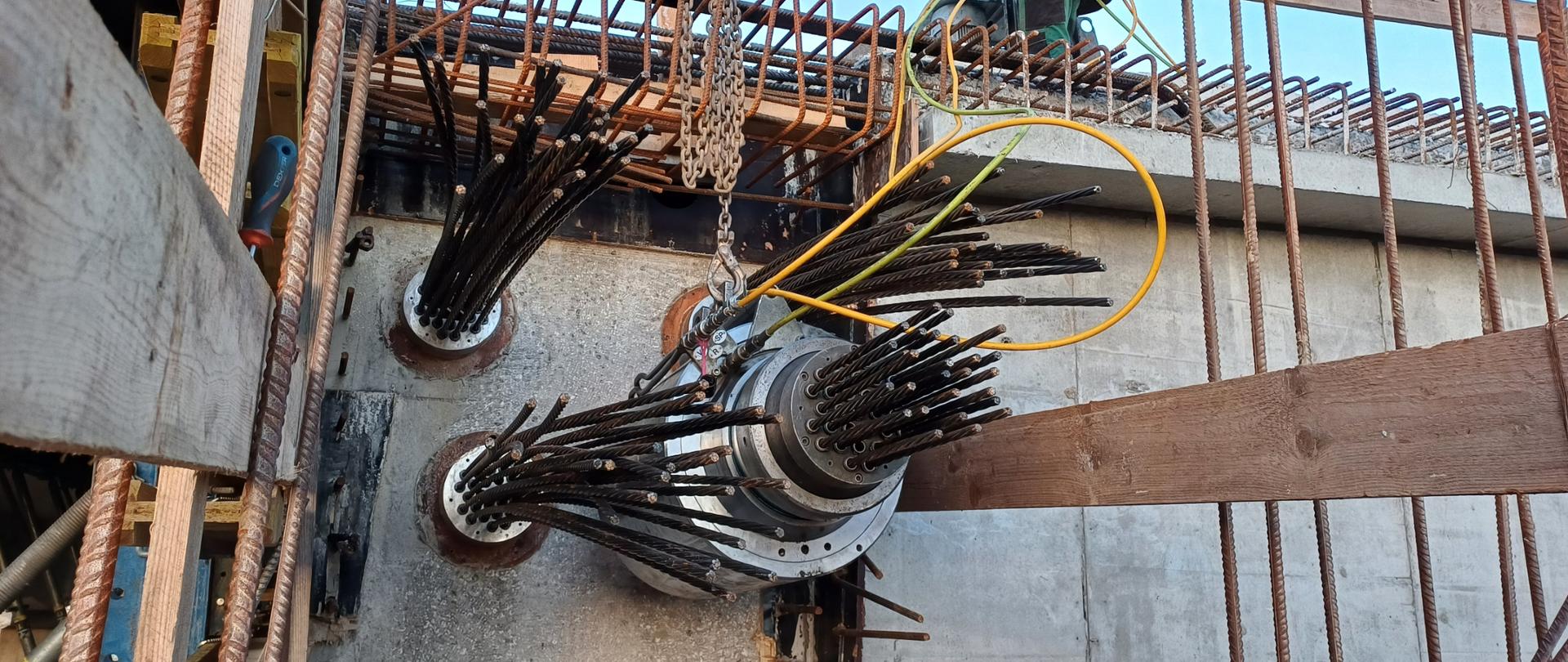 Obiekt ES-5_Sprężanie kabli UN jezdni lewej etapu I